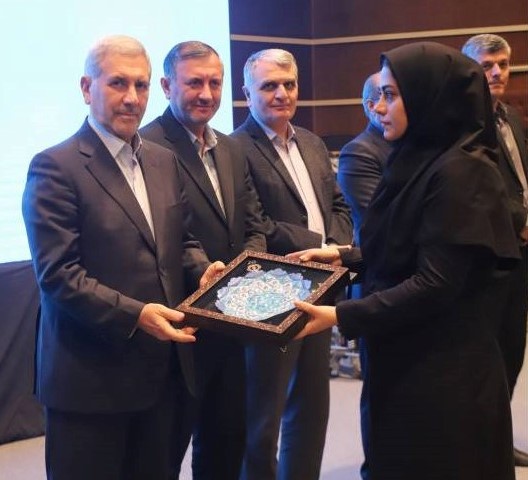 کارمند نمونه 1