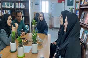 نشست صمیمانه رئیس و معاون تحقیقات و فناوری دانشکده با همکاران کتابخانه به مناسبت هفته کتاب