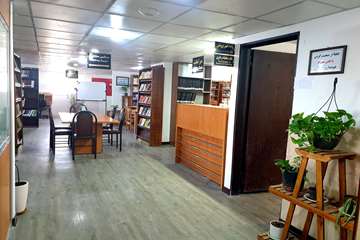 ورودی کتابخانه